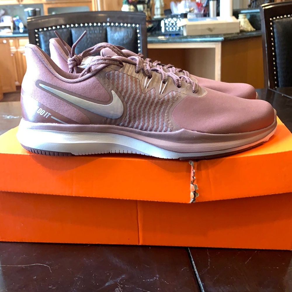 Women’s Nike sneakers